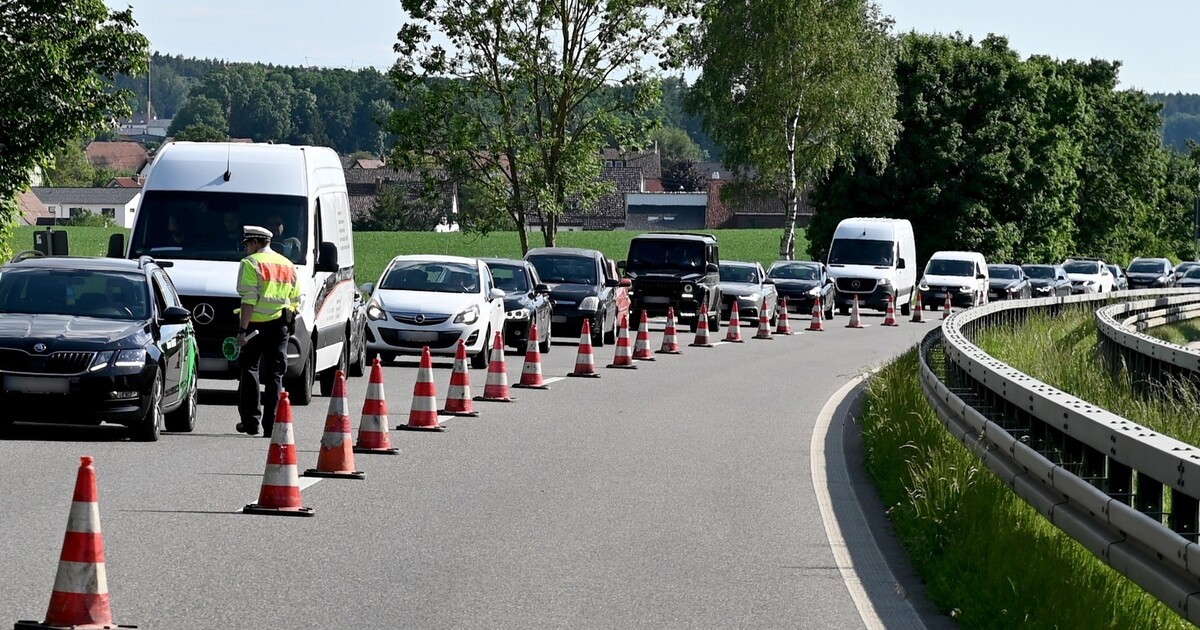 B30 Laupheim: Polizei Findet Waffen Und Drogen Bei Kontrolle | DONAU 3 FM