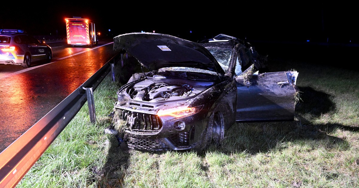 Maserati Zerfetzt Corsa Auf Der B28 Neu-Ulm: Wieder Tödlicher Raser ...