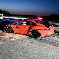 A8 Ulm Ost Porschefahrer Verliert Kontrolle Uber Auto Donau 3 Fm